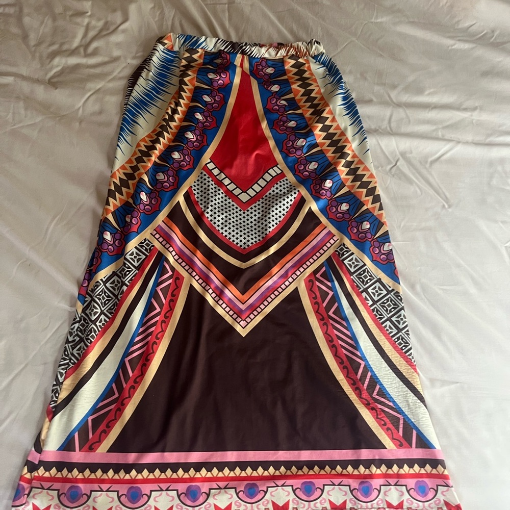 Multicolor Geometric Patterned Skirt